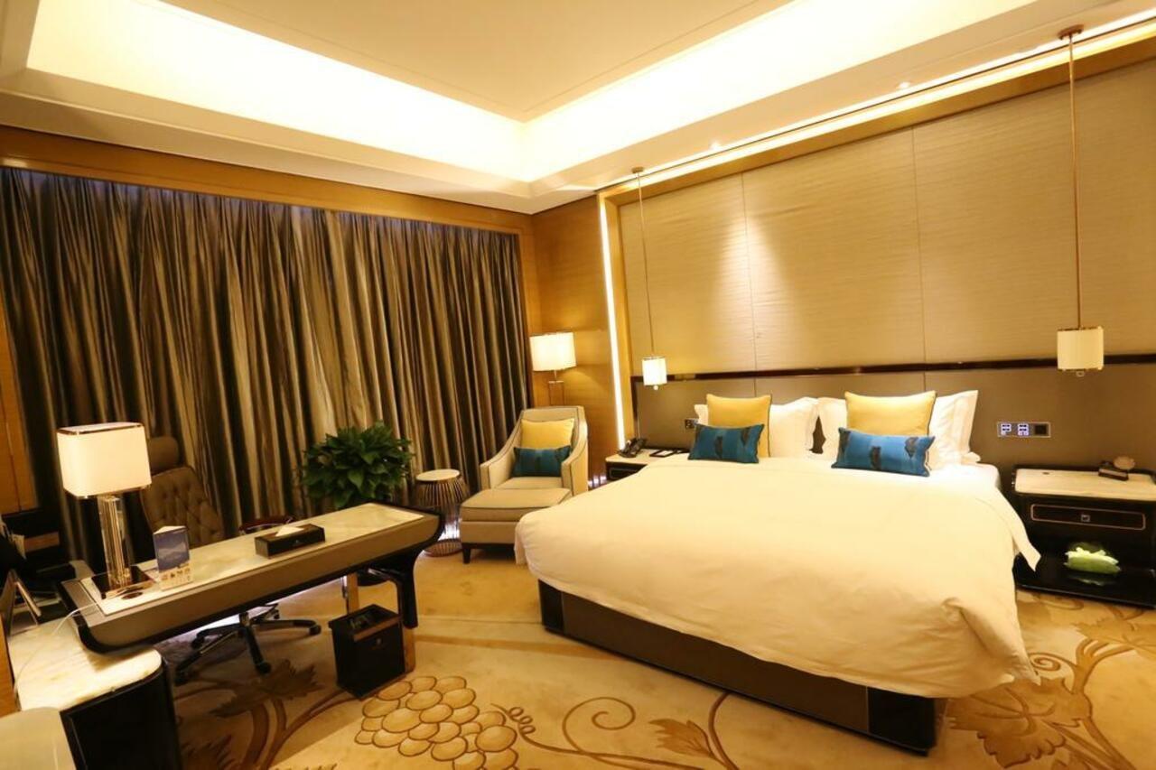Jinjiang International Hotel Урумчі Екстер'єр фото
